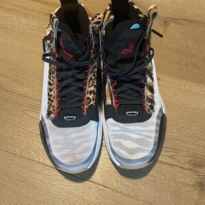 Air Jordan 34’s Jason Tatum Welcome To The Zoo